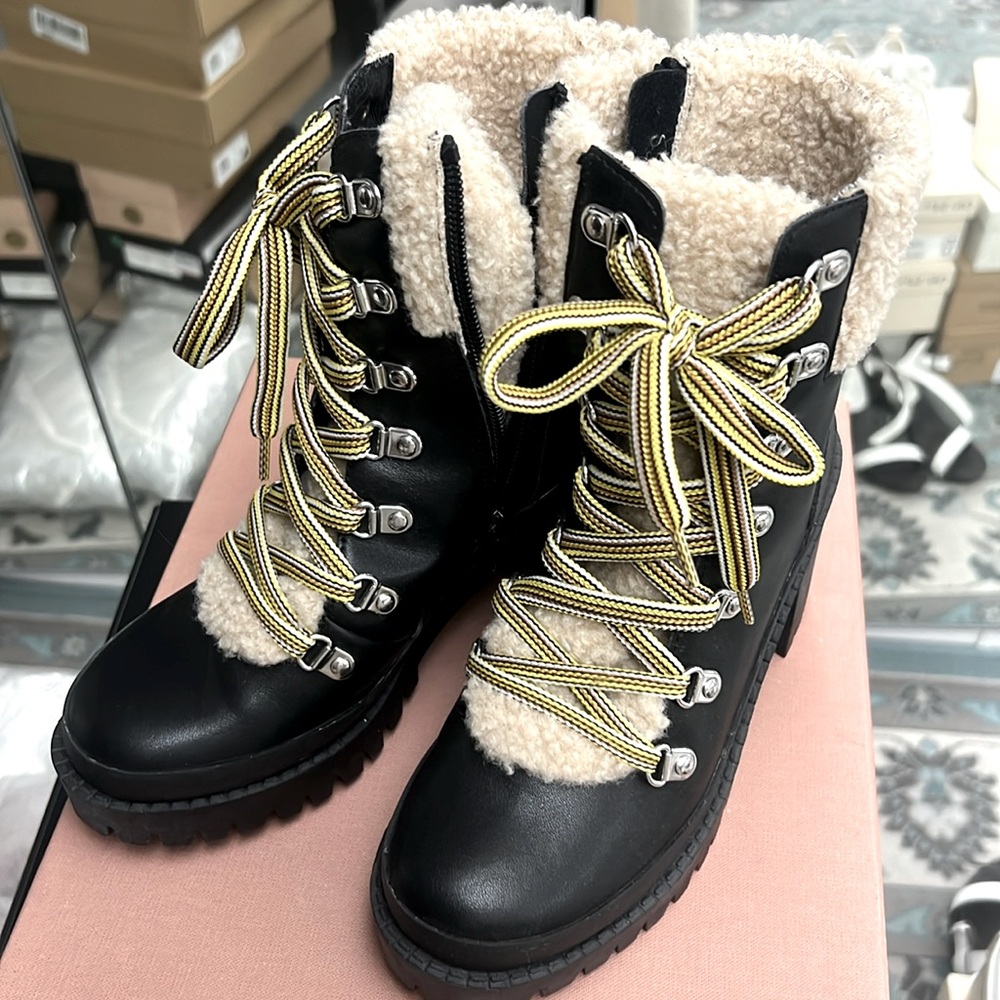 New Steve Madden fur bundle up boots sz 5.5